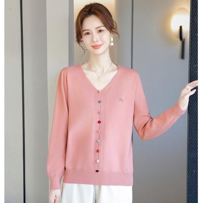 Новый свитер для среднего и пожилого возраста, весенне-осенний вязаный свитер, материнская одежда, базовая одежда, осенняя одежда для женщин среднего возраста