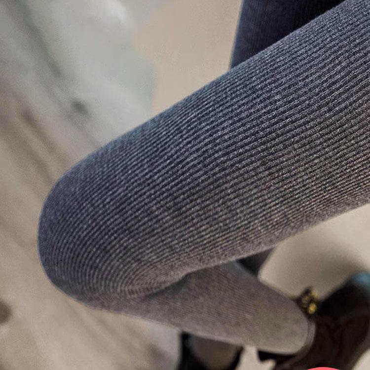 Женские леггинсы с подкладкой из серого полосатого бархата для осени/зимы — теплые, плотные, идеально подходят для верхней одежды.