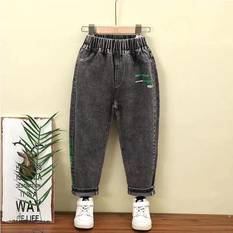 Korean-Style Loose Boys' Jeans for Spring and Autumn 2025 - Versatile Casual Wear for Kids