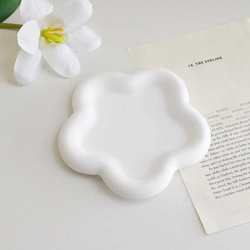 Fashion Photo Props Simple Photography Background Popular Jewelry Earrings Bracelets Gift Shoot Accessories Heart-shaped Tray