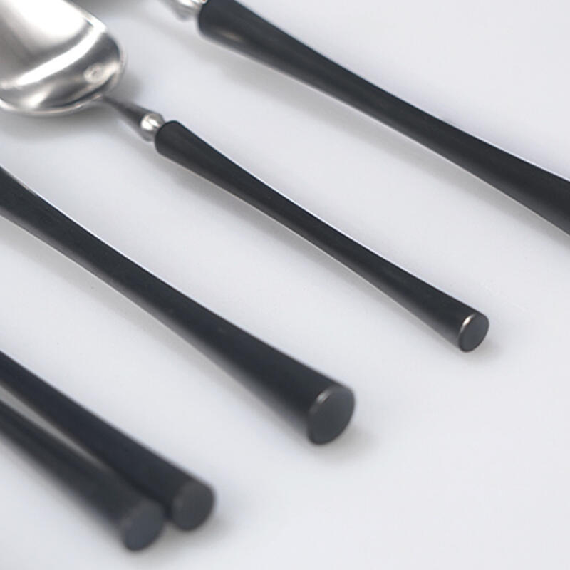 Belle Table Dinnerware Set Silver