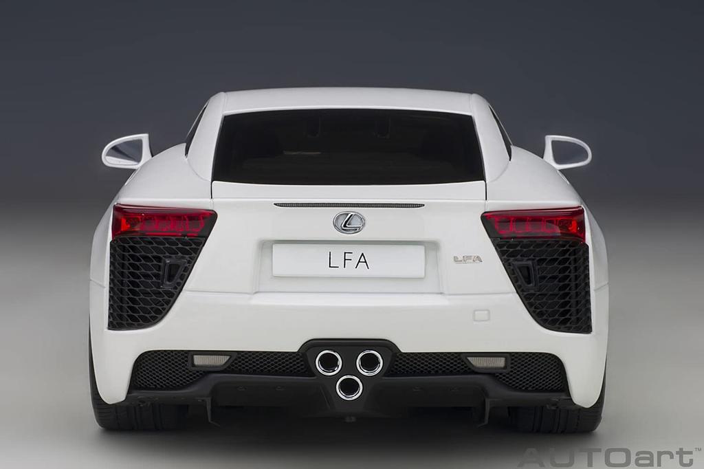 AUTOart Lexus LFA Готовое изделие 1/18 (Самый белый белый)