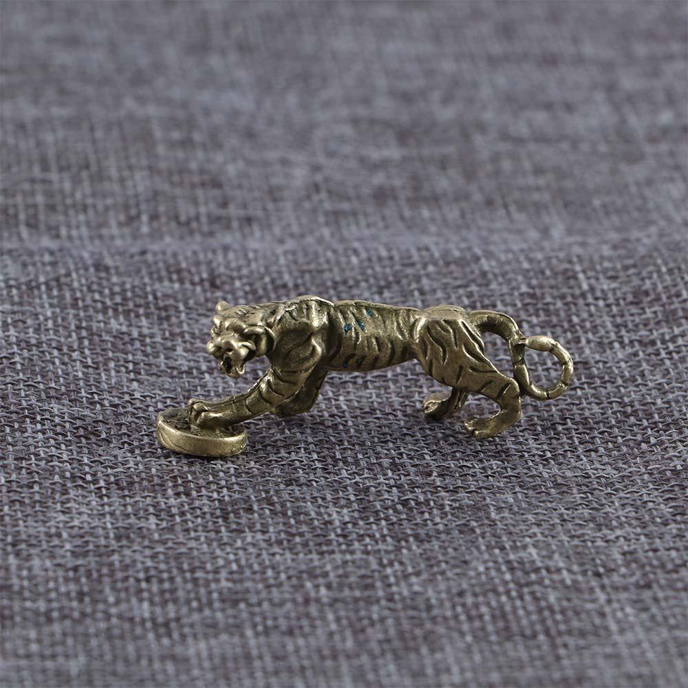 Animal Sculpture for Home,Office,Car Key Chain Diy Desktop Decor Ornaments Crafts Tiger Figurine