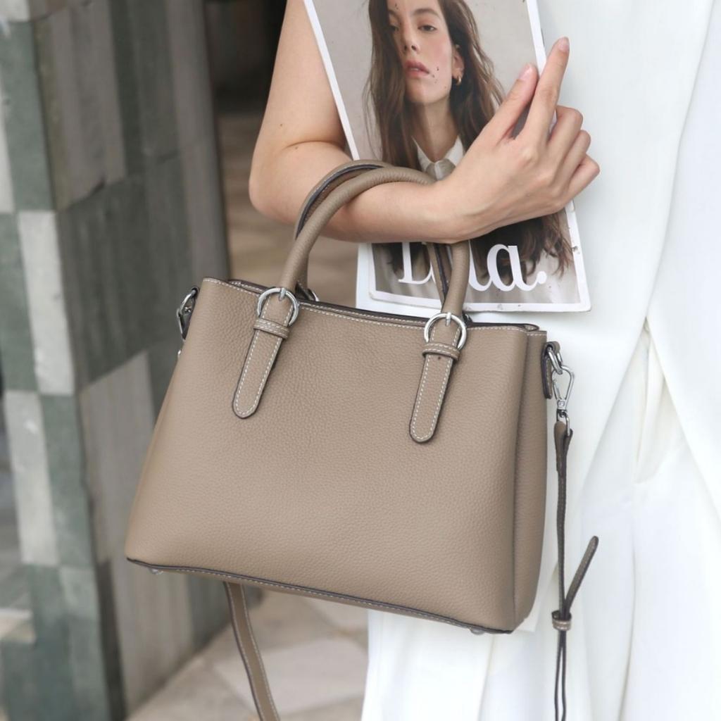 Cowhide Shoulder Women's Bag Large Capacity Crossbody Women's Fashion Simple Shopping Bag Practical and Generous Bag