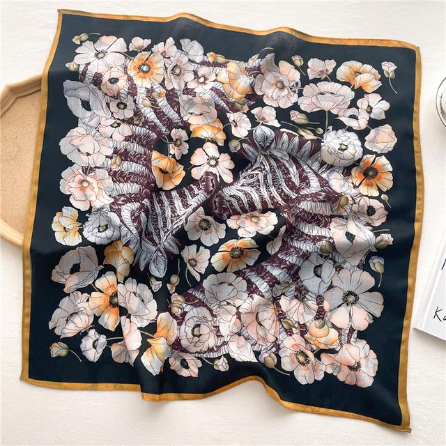 Дизайнерский велюровый квадратный шарф для женщин, шейный платок, галстук, модный маленький клетчатый шарф для волос на запястьях, новый платок, бандана 