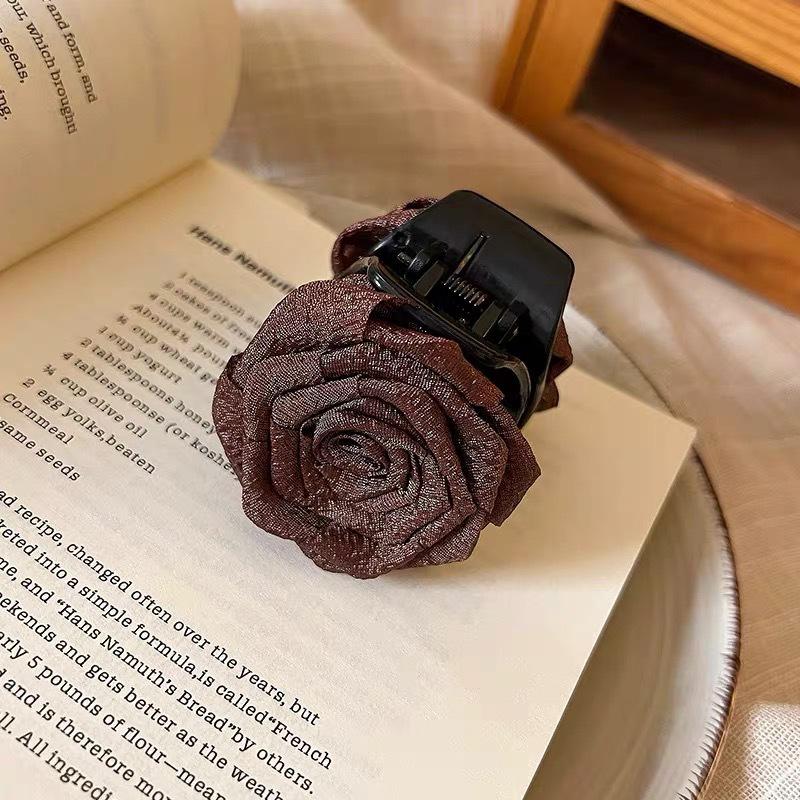 Весенне-летняя цветочная заколка для волос: Дизайн «Лилия, Роза и Гибискус»