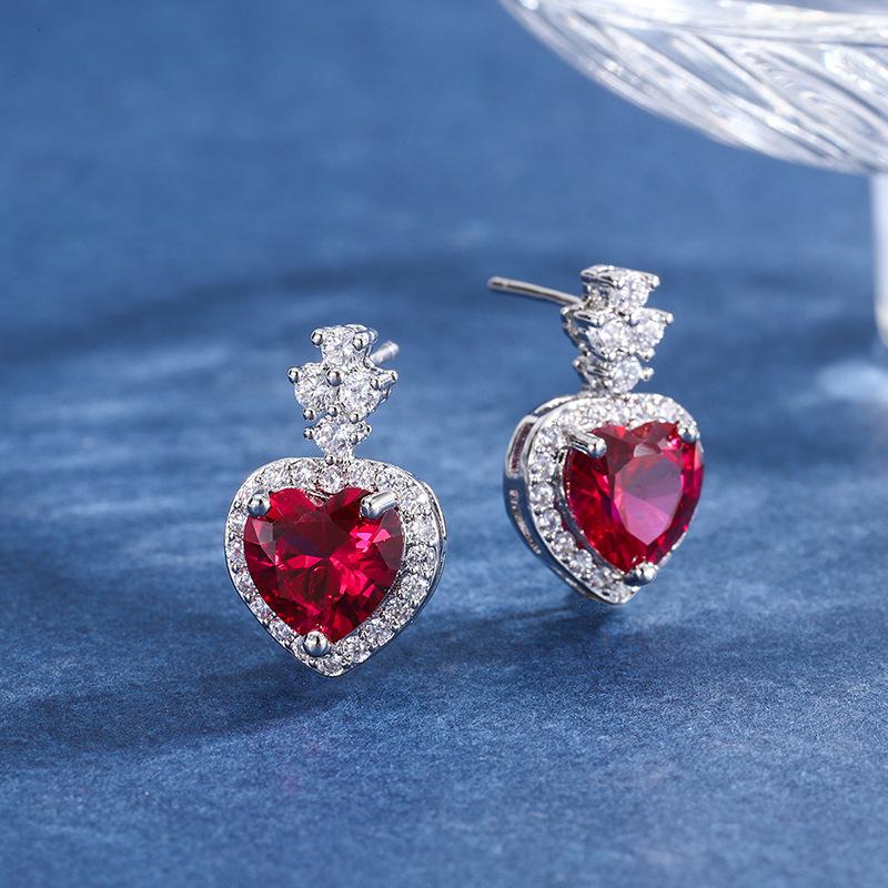 Ювелирные изделия Цветное сокровище Симуляция Красное стекло Бриллиантовый ювелирный набор Серьги-пусеты Основной камень 9 * 92 Подвеска-колье 12 * 12