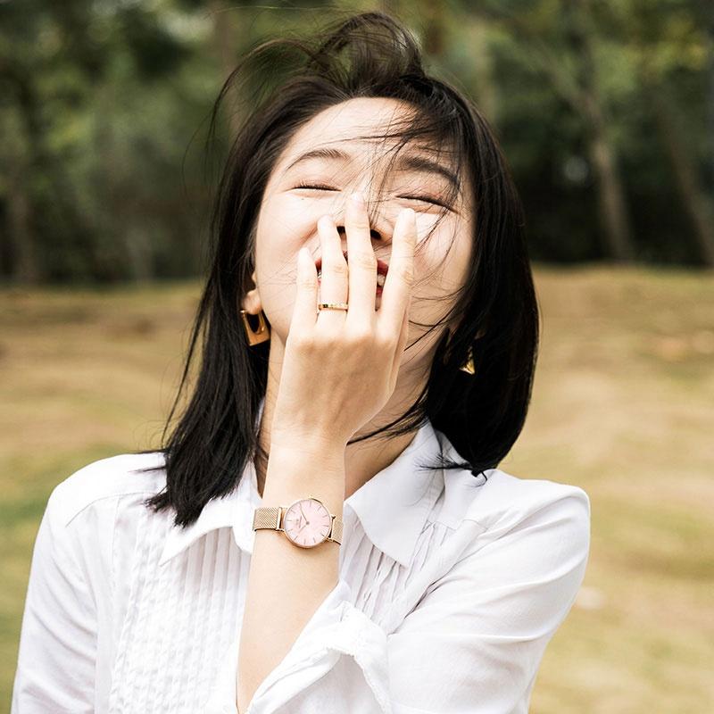 DANIEL WELLINGTON Часы серии PETITE кварцевый механизм ремешок из нержавеющей стали циферблат из перламутра женские часы розово-вишневый розовый DW00100513