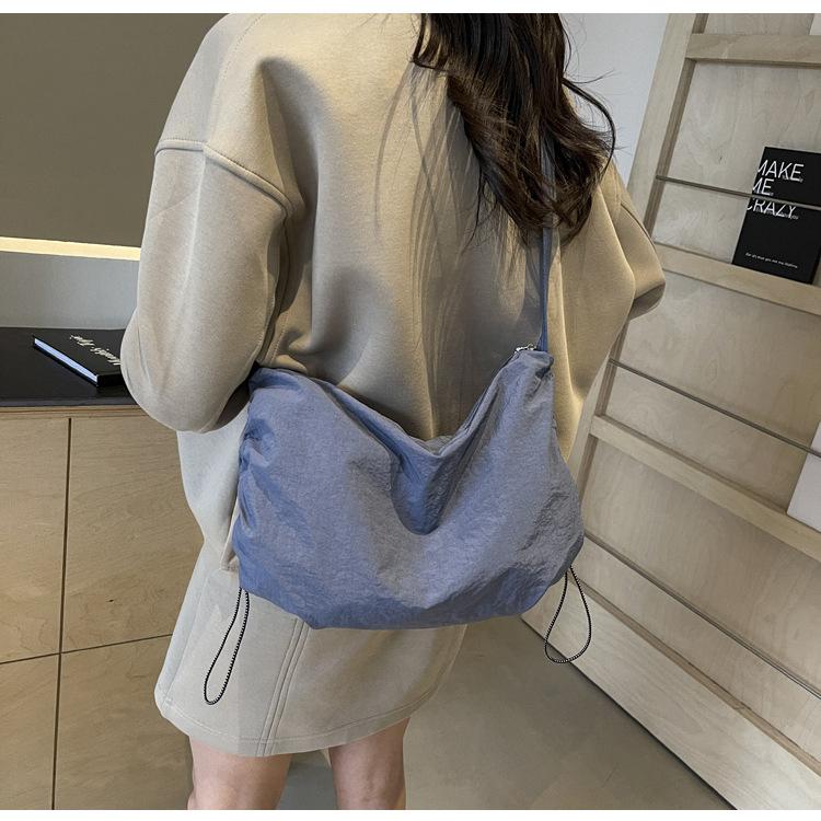 Simple Solid Color Nylon Crossbody Bag Pleated Drawstring Design Cloud Bag Lightweight and Versatile Commuter Shoulder Dumpling Bag
