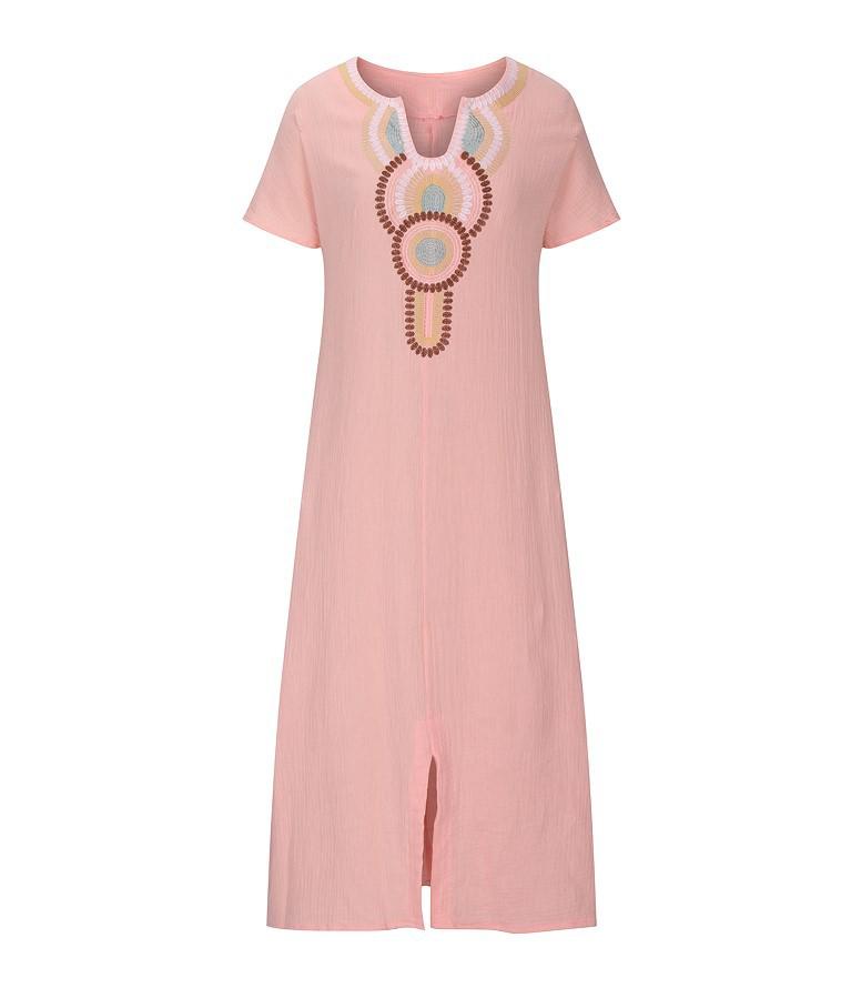 Платье с вышитым разрезом