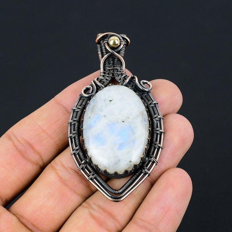 Кулон из радужного лунного камня, кулон, обмотанный медной проволокой, кулон с драгоценным камнем лунный камень, кулон ручной работы, ювелирное украшение, ювелирное украшение с лунным камнем, подарок для нее