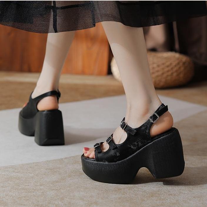 Модные пляжные сандалии на толстой подошве для женщин на лето Простые и универсальные босоножки на высоком каблуке для женщин