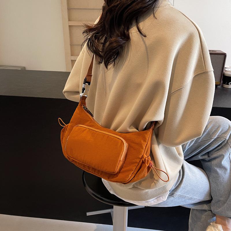 Spring Women's Bag Multi-pocket Locomotive Bag Internet Celebrity Same Super Fire Solid Color Spice Girl Versatile Armpit Bag