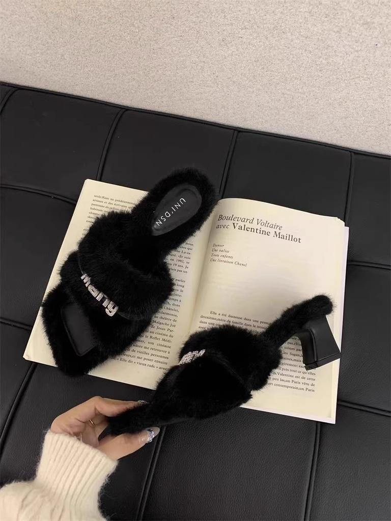 Mao Mao Slippers Women's Autumn New Outer Wear 2025 New French Temperament Rhinestone Mao Mao Shoes Thick Heel High Heels