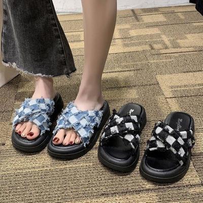 Женские тапочки с толстой подошвой, подходящие по цвету. Модные и элегантные повседневные босоножки на платформе. Тапочки с открытым носком и плоским каблуком.