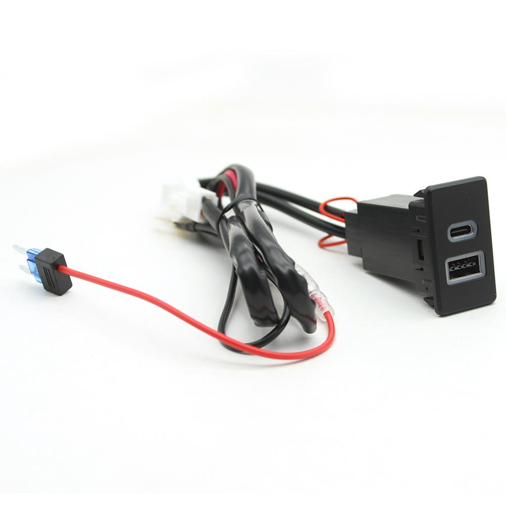 Автомобильное зарядное устройство с двумя портами USB и Type C для Nissan Patrol Y60 Y61 Зарядное устройство для телефона Автоадаптер 12В 2.1А Светодиодная подсветка
