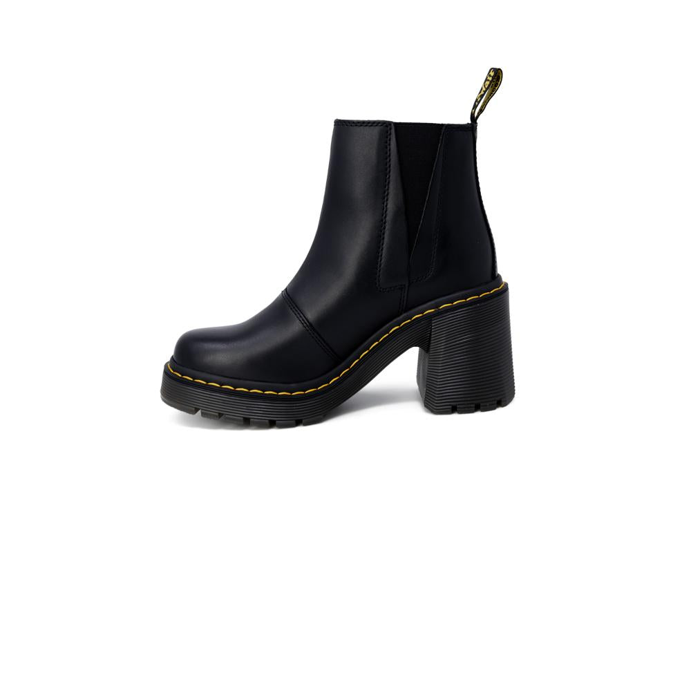 Chelsea boots Dr. Martens black lifestyle