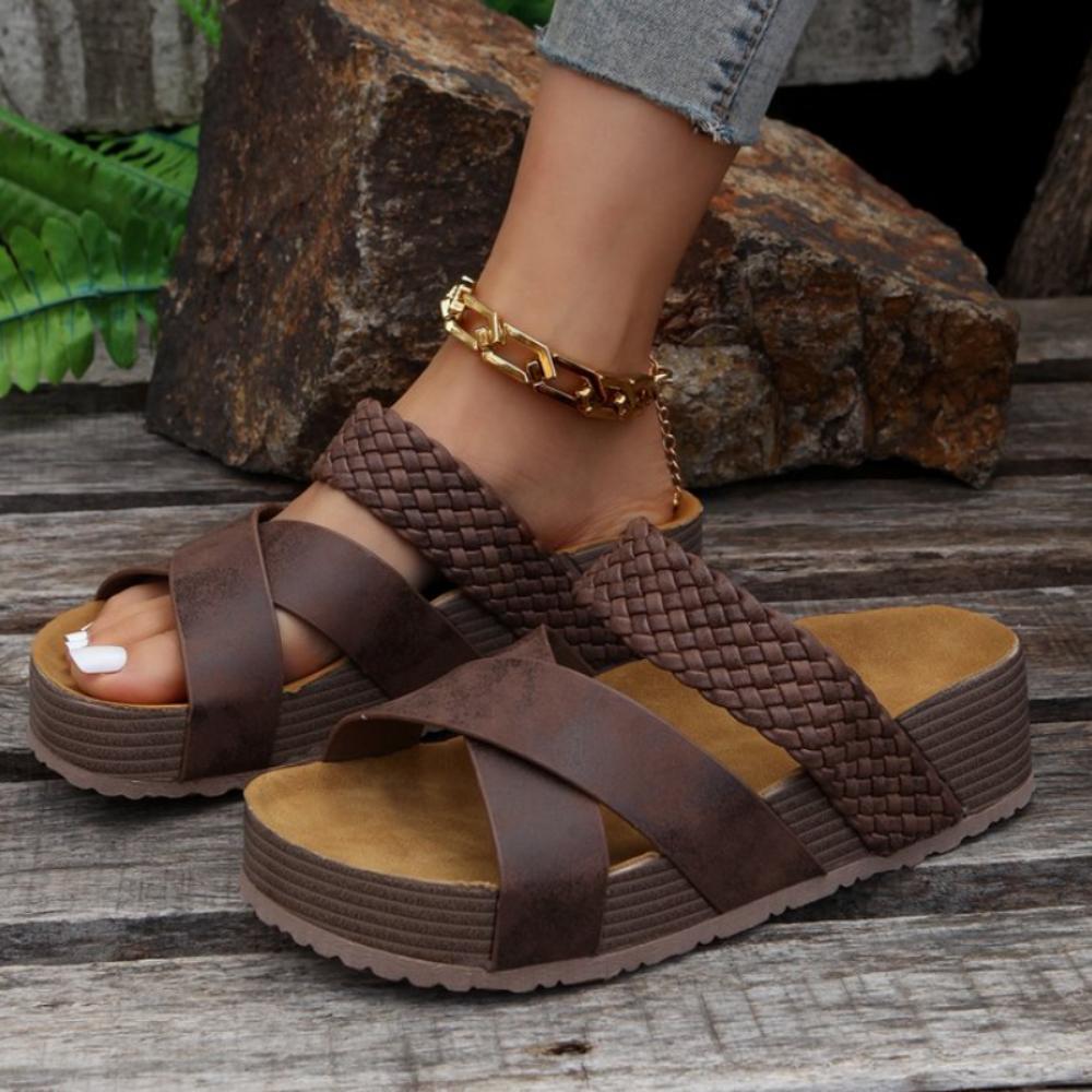 Летние женские босоножки, сексуальные, с открытым носком, с широкими полосками, слипоны, толстая платформа, повседневные тапочки на плоской подошве, большой размер 43