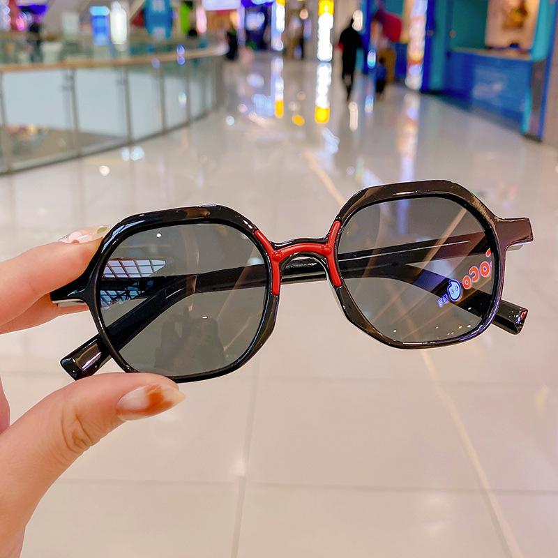 Детские очки для мальчиков и девочек Защита от ультрафиолета Детские повседневные игрушки Защита глаз Солнцезащитные очки Солнцезащитные очки для девочек