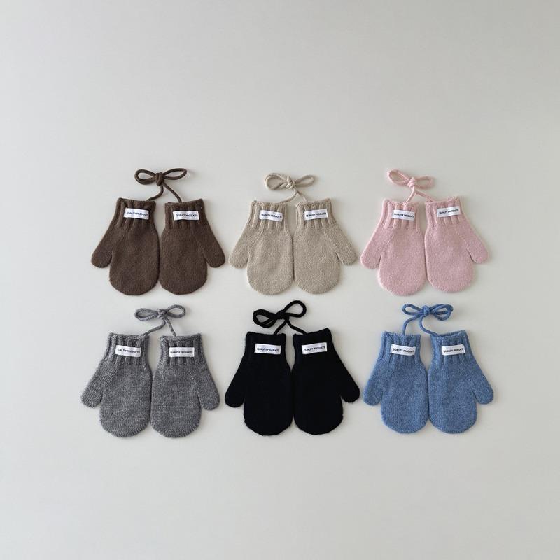 Korean Style Kids Mittens with Love Heart Pattern Ins Fashion Winter Gloves with Anti-Loss Neck Cord Warm Baby Toddler Mittens