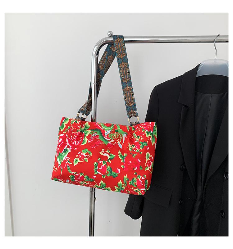 Northeast Big Flower 2024 Spring Literary and Artistic Fan Ethnic Style Printing Fashion Trendy with Large Capacity Tote Shoulder Women's Nylon Cloth