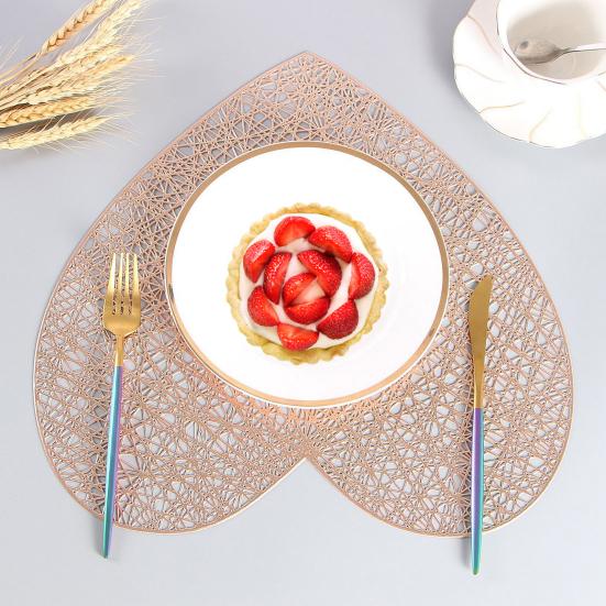 Полый термостойкий коврик для столовых приборов в форме сердца, защитный коврик для стола, противоожоговый износостойкий материал, коврик для домашнего обеда, свадебное украшение