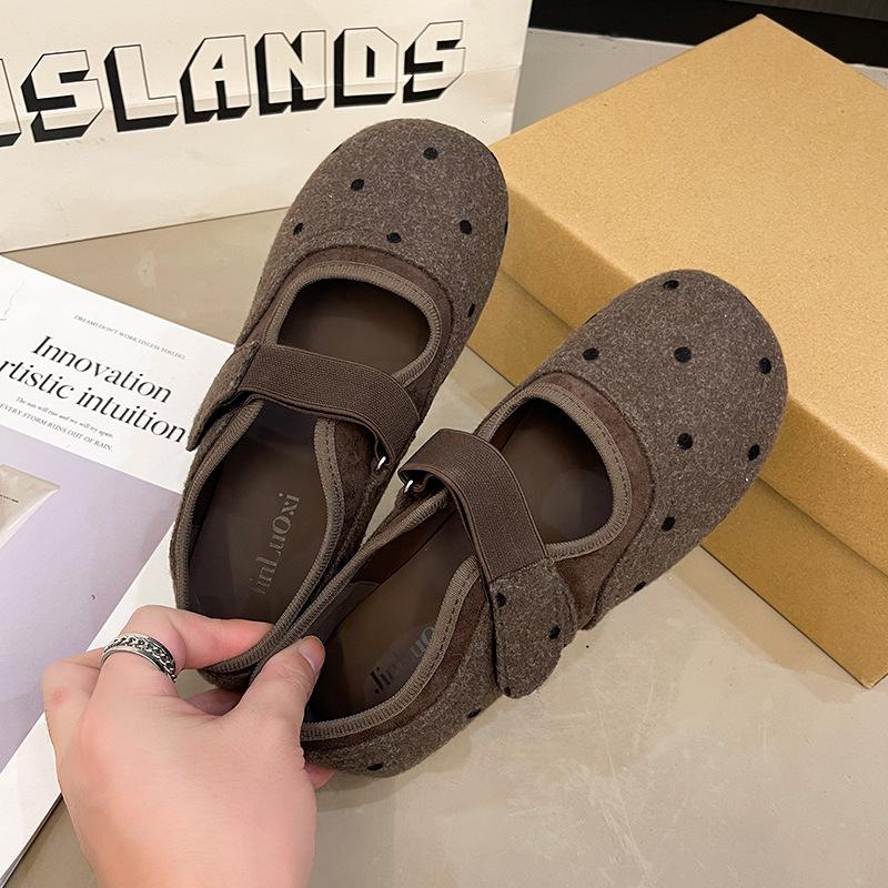 Retro style word with polka dots shallow mouth Mary Jane shoes women's new design sense fashionable small fragrant single shoes