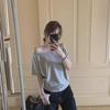 Women's Off-Shoulder Gray Short-Sleeve Summer T-Shirt – Loose, Casual, and Simple Black Top