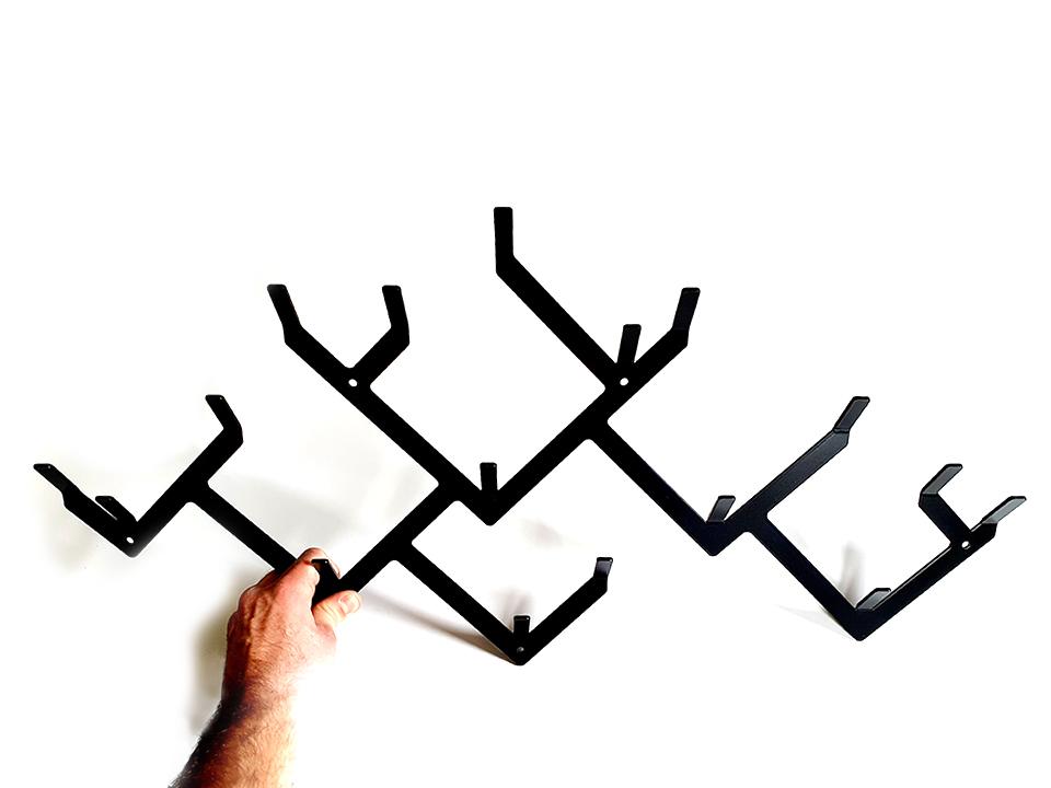 Decorizzly® Vassti Metal Wall Hanger