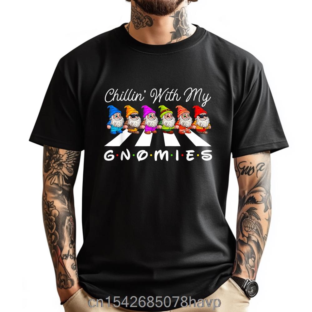 Chillin With My Gnomies Christmas Family Friend Gnomes Casual Graphic Tees Loose Fit Soft Printed T-shirt
