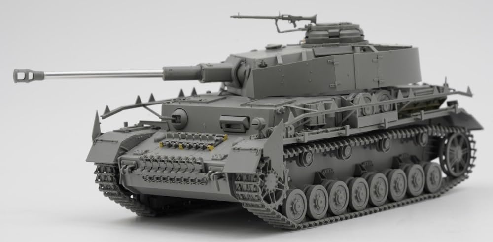 Модель пограничной немецкой танковой установки Panzer IV H Type Late Model Пластиковая модель BT050 1/35 (танк)
