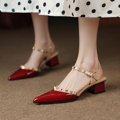 Мода 2024 Весна и Осень Новый Стиль Модные Удобные Элегантные и Универсальные Повседневные Сандалии с Заклепками износостойкие для Женщин