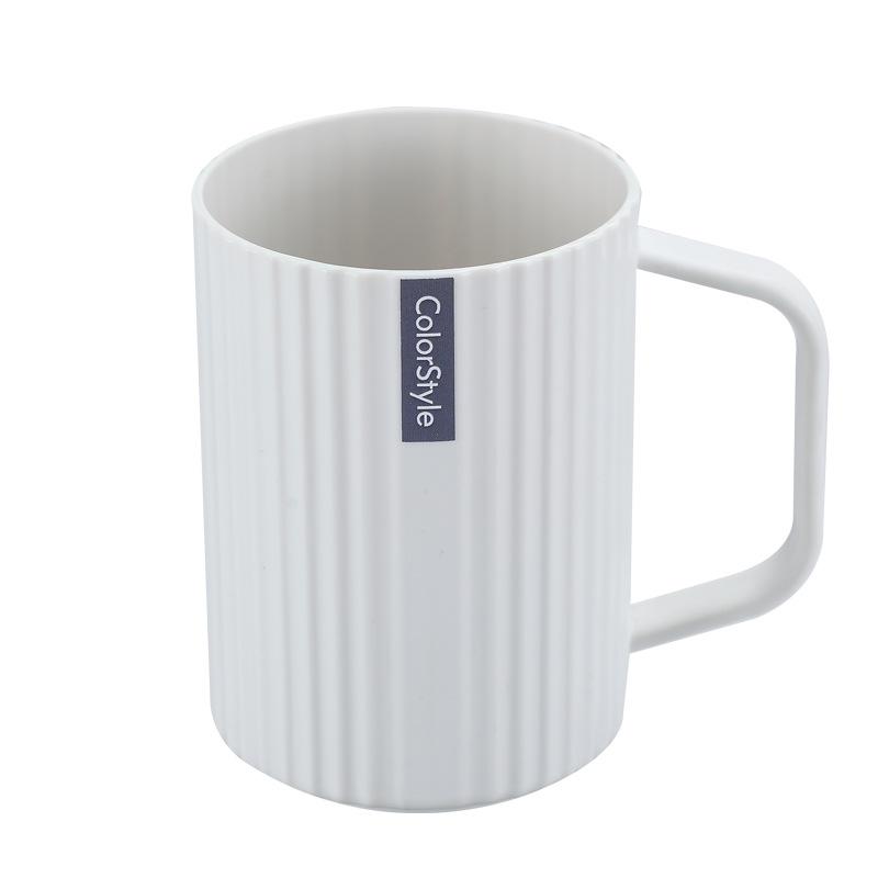 Детские парные стаканчики для полоскания рта для студентов в высококлассном отеле