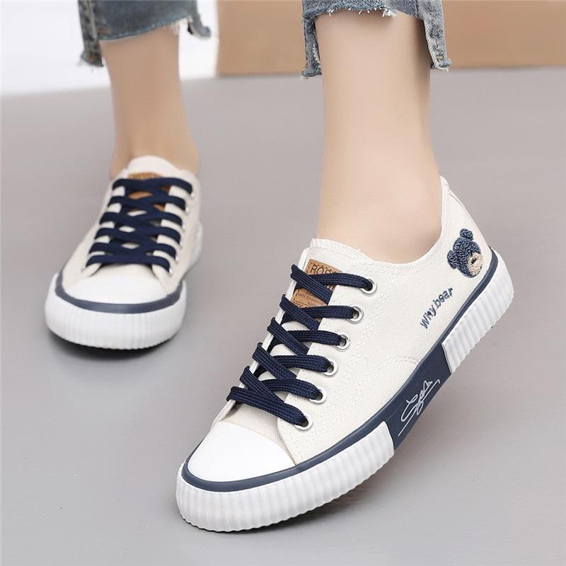 Casual New 2025 Spring Board Shoes Versatile Sports Sail Shoes Breathable Trendy Cloth Shoes Female Student Korean Version Retro Ball