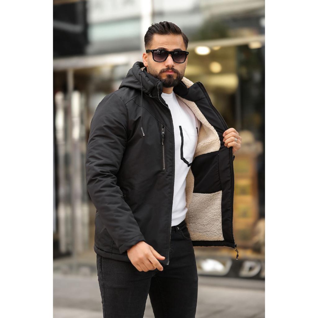 Зимнее пальто с мехом внутри и съемным капюшоном