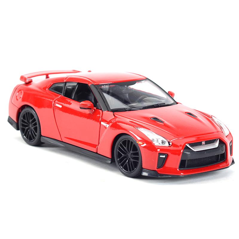 Ббураго 1:24 Nissan 2017 GT-R Sports Car Static Die Cast Vehicles Collectible Model Car Toys