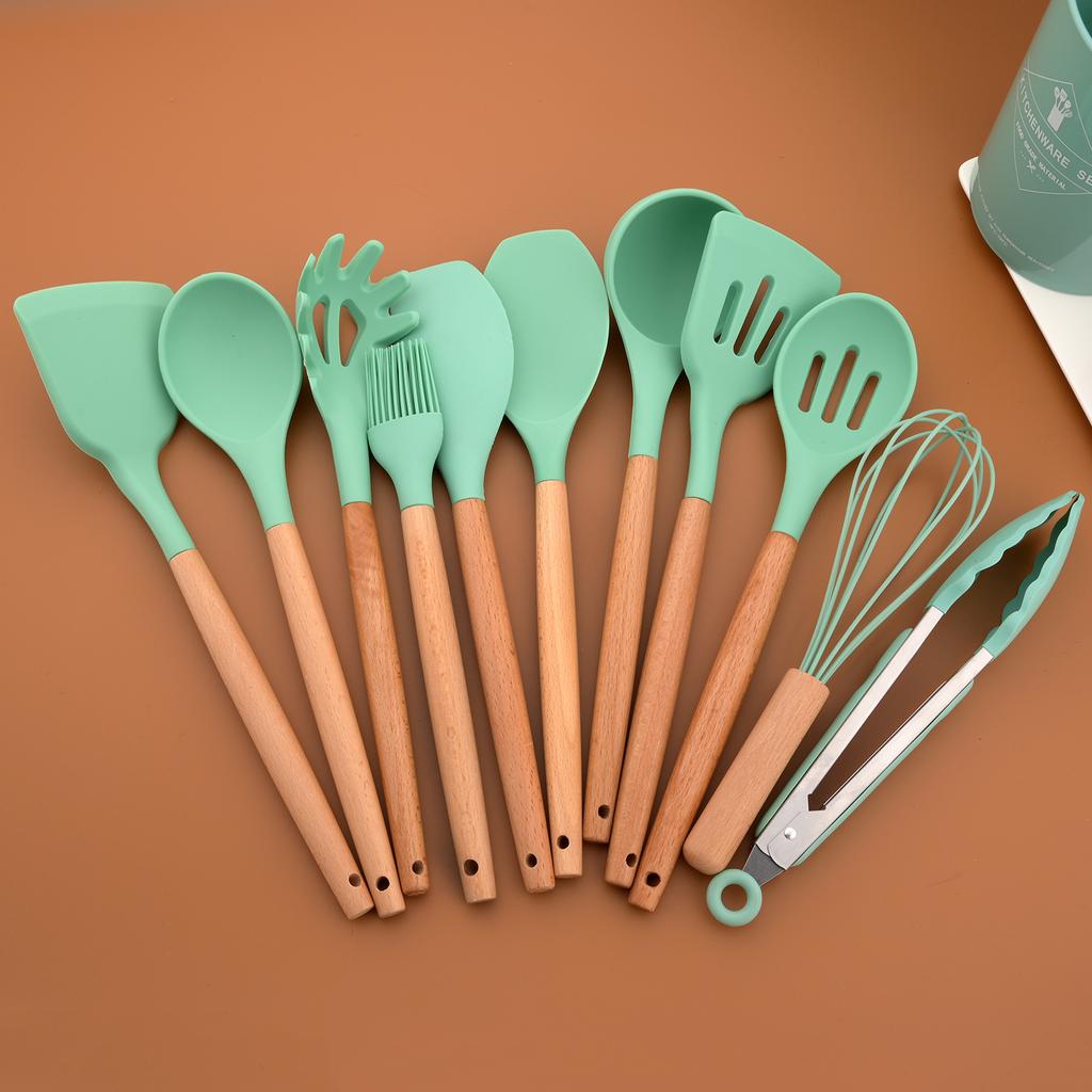 Зеленый силиконовый набор кухонных принадлежностей, антипригарная посуда, лопатка, венчики для яиц, деревянная ручка, набор кухонных инструментов