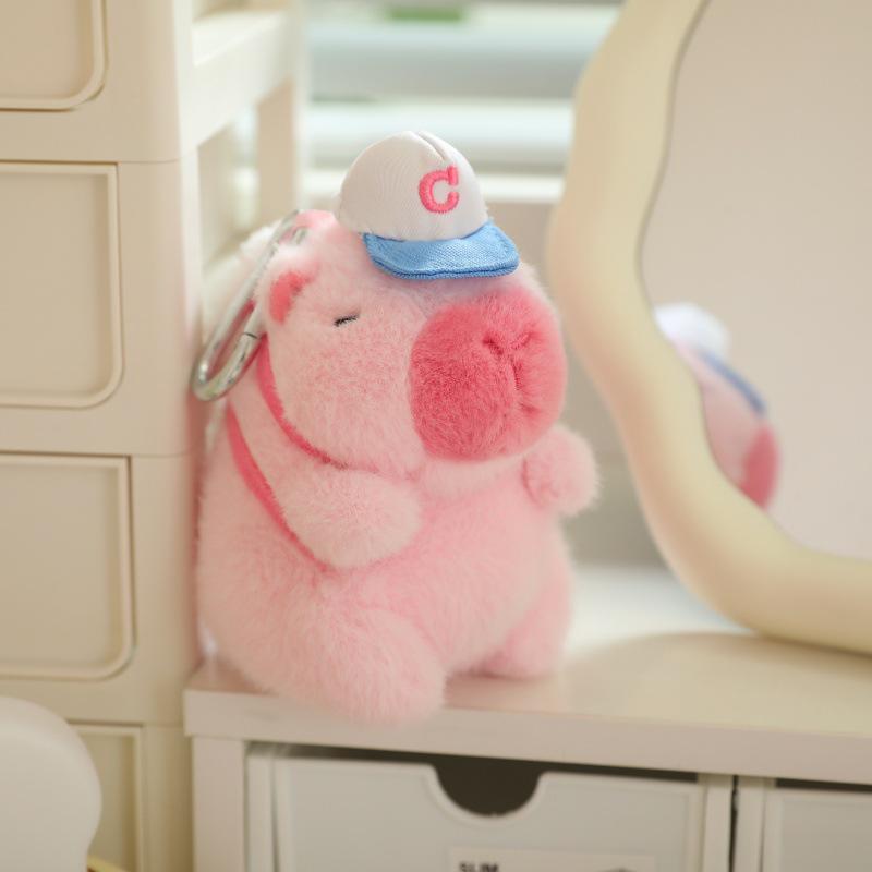 Плюшевая игрушка Капибара Сопливый Мишка: Милый брелок для бейсболки с браслетом на кнопке