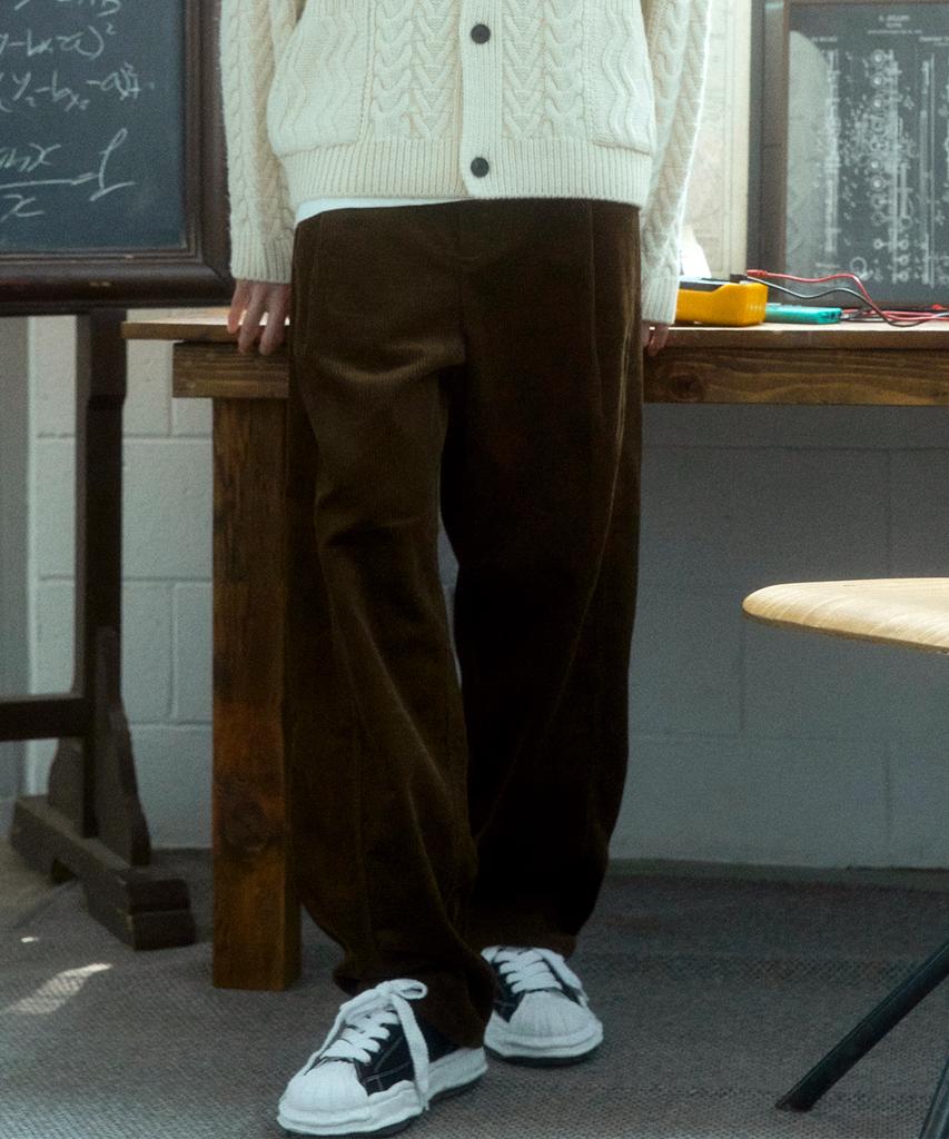 DTHIRTYONE Curved Corduroy Pants_Brown