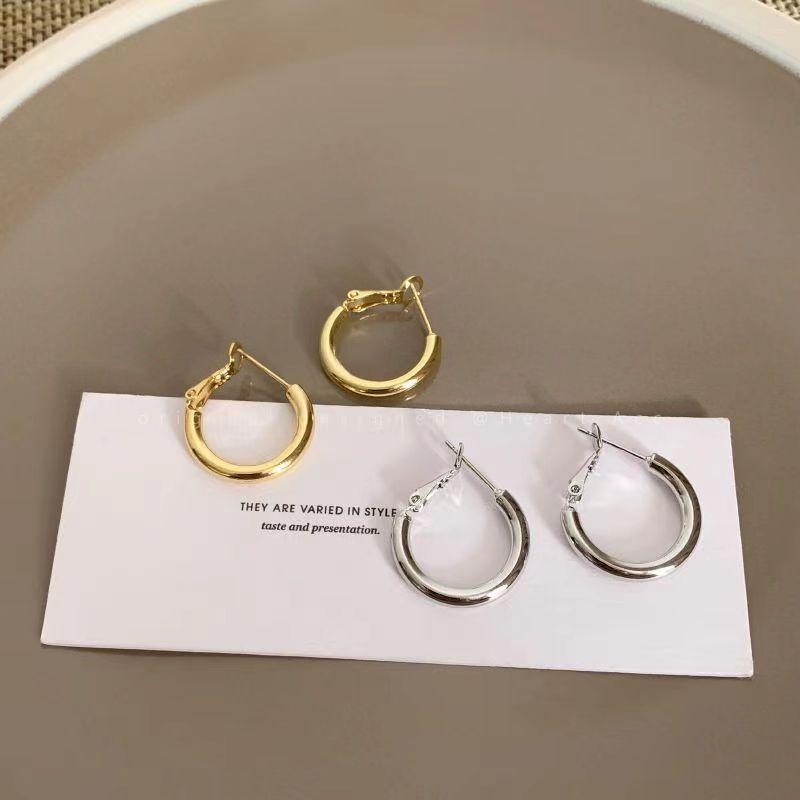 Earrings Niche Retro Premium Sense Light Luxury Earrings Anti-Allergic Ring Simple Stud Earrings Women'S Circle Earrings