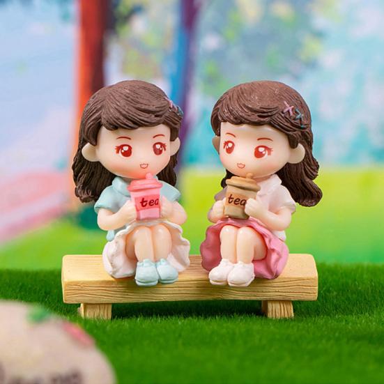 2Pcs Adorable Cartoon Couple Ornaments Figurines Lovely Resin Miniatures for Fairy Gardens Dollhouses Plant Decor