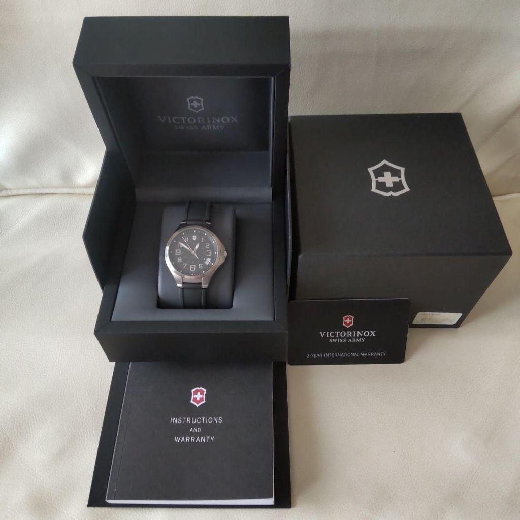 Подержанные кварцевые часы VICTORINOX Base Camp (Неиспользованный)