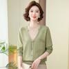 Одежда для женщин среднего и пожилого возраста весенне-осенняя тонкая рубашка для матери среднего возраста весенний вязаный топ-основа под двухслойную одежду