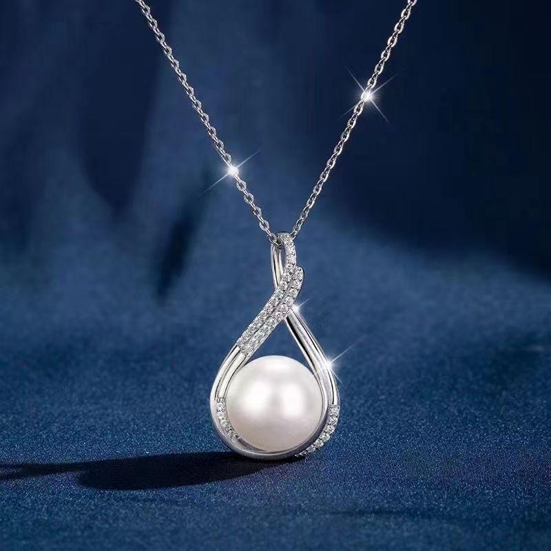 Peacock Tail Pearl Necklace Fashionable and Stylish Necklace, Collar, Women's Charm, Transparent Pendant Necklace, Party Jewelry Gift