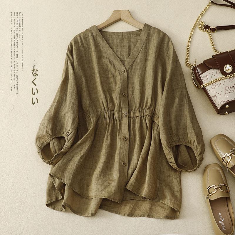 Женский топ из хлопка и льна с V-образным вырезом и приталенным силуэтом на весну/лето 2025 года - Свободный, стройнящий, универсальный, рубашка с рукавом пять четвертей