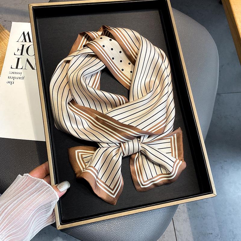 Korean Style Contrasting Color Fashion Scarf for Women In Autumn and Winter New Twill Flat Corner Scarf Warm Scarf