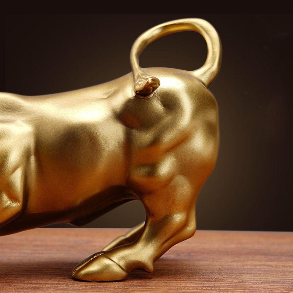 Легкая роскошная золотая статуэтка быка из смолы Фортуна Талисман фондового рынка Скульптура Сад