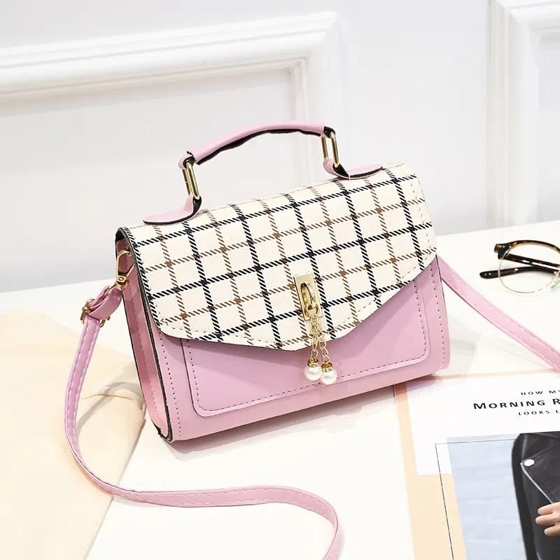 Autumn and Winter Korean Version of The Female Package Single Shoulder Crossbody Handbag Fashion Trend Small Square Bag Female Students Simple
