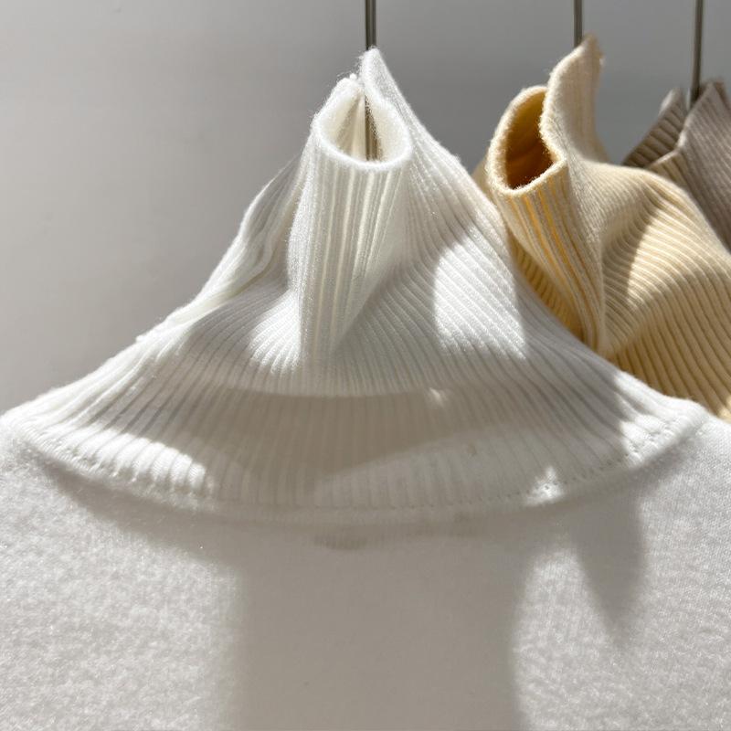 Новый стиль женского осенне-зимнего термобелья с белой водолазкой