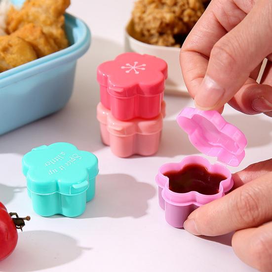 4Pcs Mini Sauce Box Flower Shape Soy Sauce Ketchup Honey Salad Dressing Container Camping Picnic Bento Box Accessories